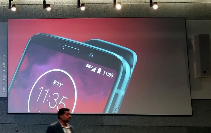 Moto Z3芝加哥上线:支持5G模块