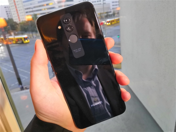 华为推Mate 20 Lite：6.3寸刘海屏