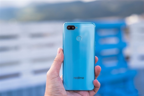 Realme 2 Pro正式上线：配备4/6/8GB内存+64/128GB存储