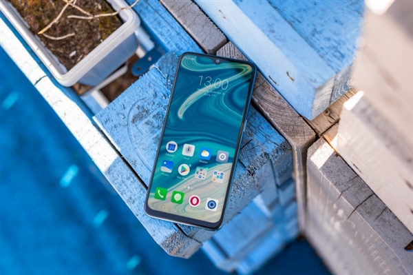 Realme 2 Pro正式上线：配备4/6/8GB内存+64/128GB存储
