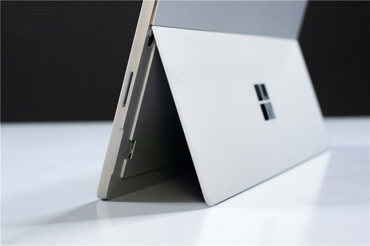 微软Surface Pro 6真机疑似亮相:配置USB-C接口