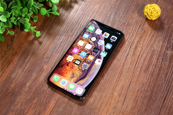 iPhone XS Max大卖!富士康乐了