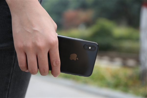 苹果第一时间下线iPhone X：这一幕让人意外