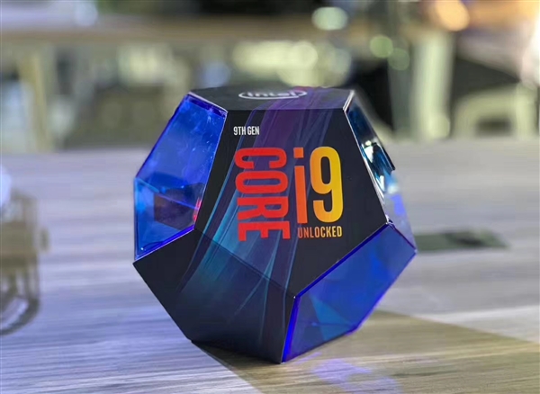 Intel i9-9900K样品泄露：原来长这样！