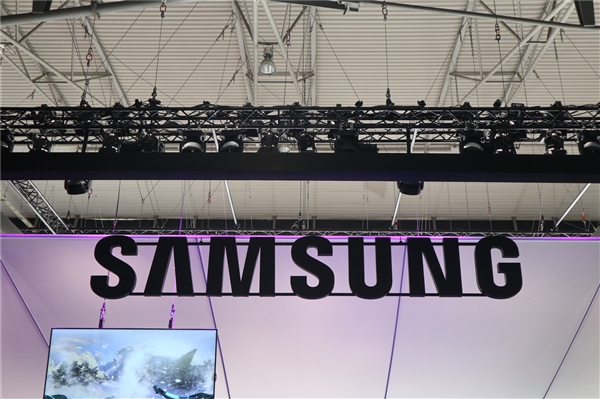 三星报出Android9.0升级计划:单手福利!