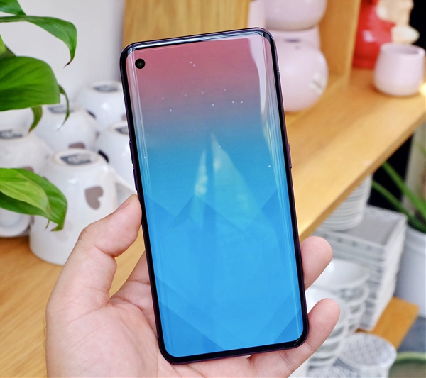 5G版Galaxy S10后置四摄,其中一颗为TOF镜头