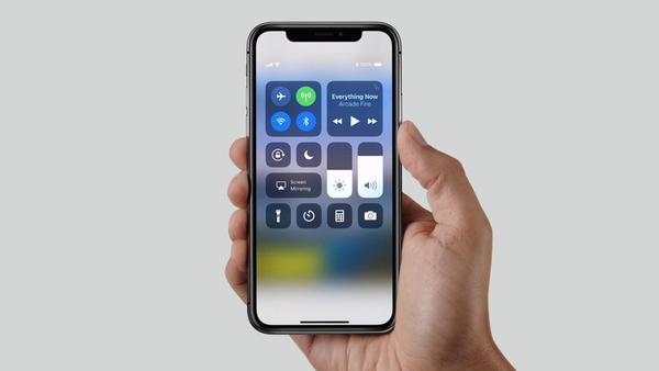 苹果将在2019款iPhone中使用触控式集成柔性OLED面板