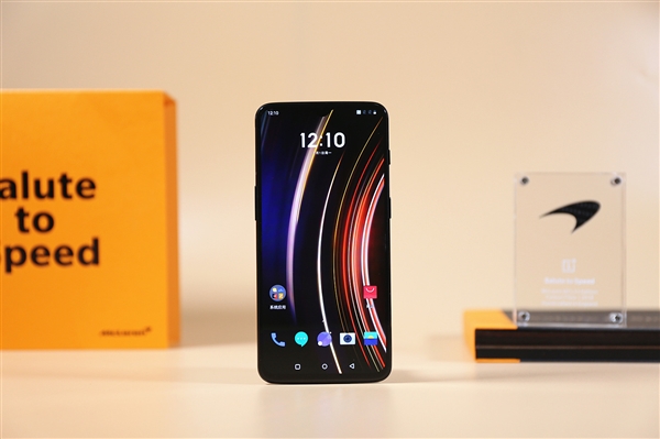 phoneArena评去年最具性价比的5款旗舰手机