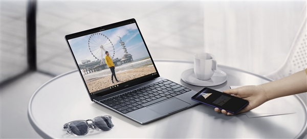 华为MateBook 13深空灰全面屏轻薄本今日开卖！