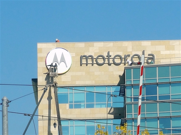 Moto Z4 Play渲染图现身:保留3.5mm耳机孔