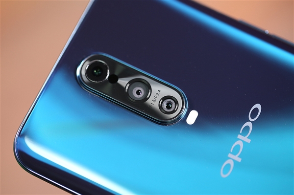 OPPO 10倍混合光学变焦技术隆重发布！