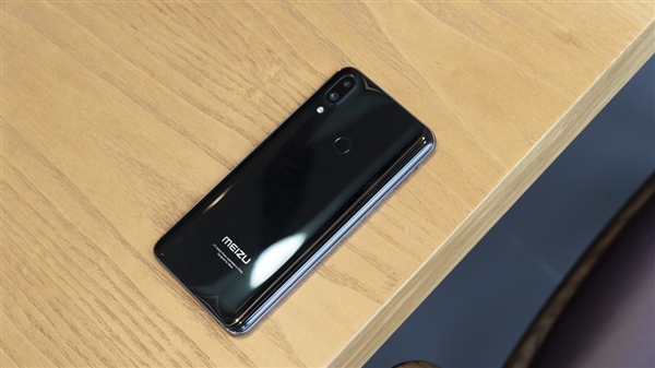 魅族Note9真机被曝：水滴屏、窄边框