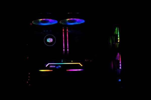 酷冷推升级版冰神B240 ARGB