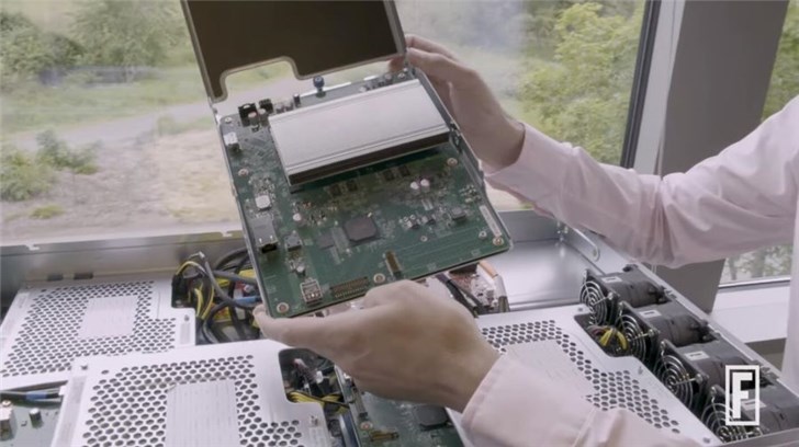 微软xCloud云游戏服务器闪亮现身：2U机架构造