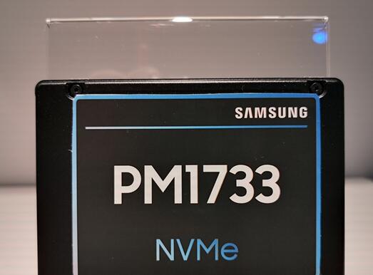 三星第一款PCIe 4.0 SSD来了：顶级！