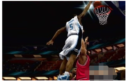 NBA 2K14隔人扣篮使用技巧分享