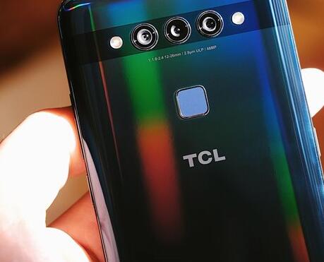TCL Plex正式登场:后置三摄设计