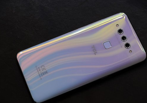 TCL Plex正式登场:后置三摄设计