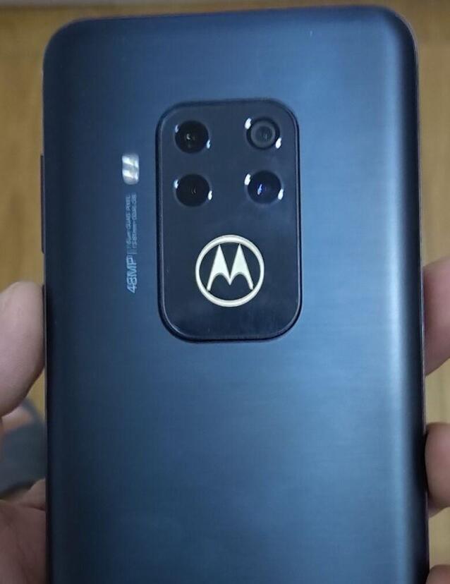 摩托罗拉One Zoom出现在GeekBench：搭载四相机