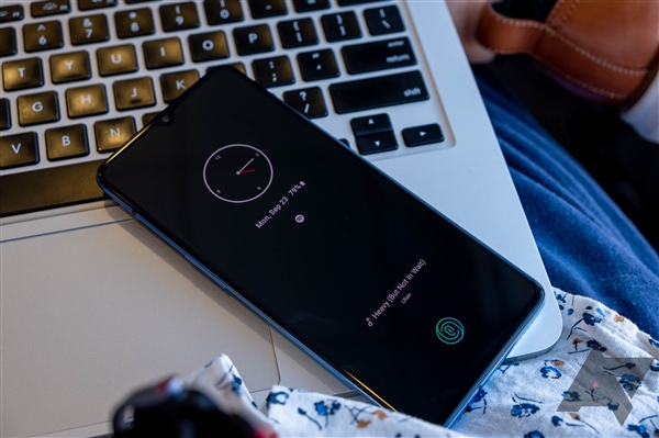 一加7T旗舰官宣：一加7T旗舰官宣：延续90Hz刷新率Fluid流体屏幕