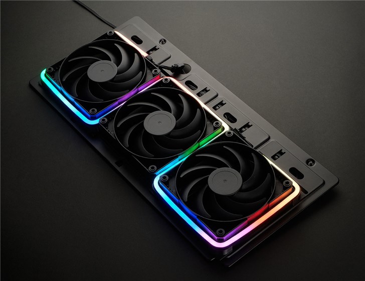 Phanteks带来旗下新Neon Digital-RGB LED灯条