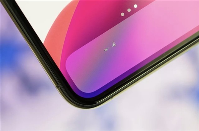 iPhone 11设备跌落实测：3米摔下屏幕没问题