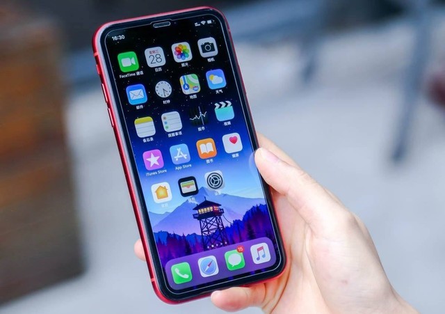 iPhone 11前面板泄露 刘海面积还是那么大