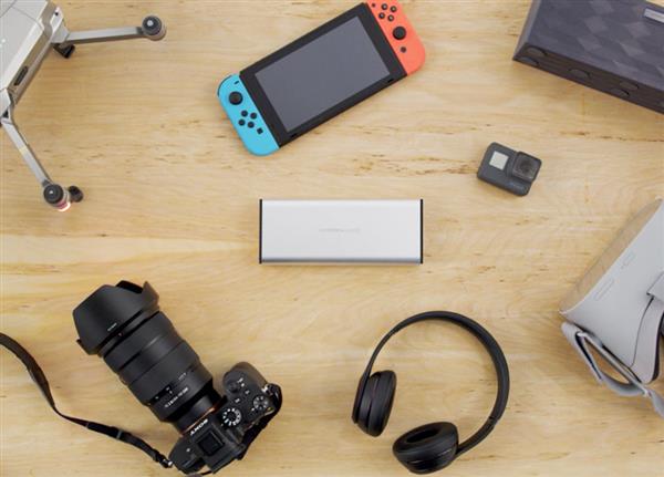 最强移动电源来了：27000mAh