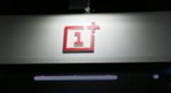 一加7T Pro使用上6.67英寸流体曲屏