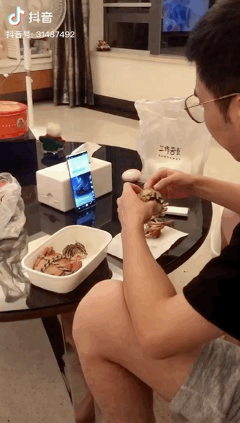 华为Mate30系列“AI隔空操控”：网友玩的不亦乐乎