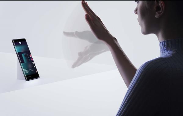 华为Mate30系列“AI隔空操控”：网友玩的不亦乐乎