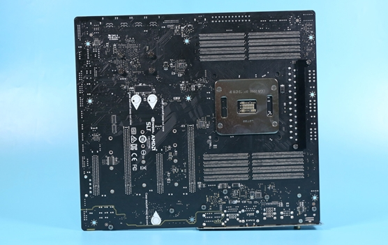 高端设计！微星Creator X299主板图赏