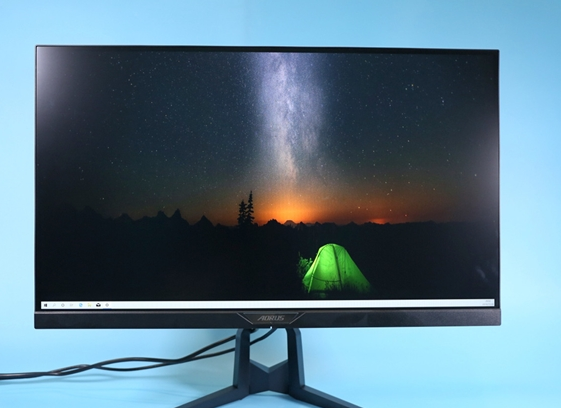 来看一波赏图！电竞旗舰就该这个样：2K屏+165Hz刷新率