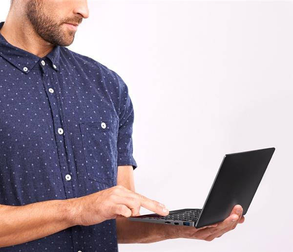 迷你笔记本：8.9寸2K屏 售价超过5K