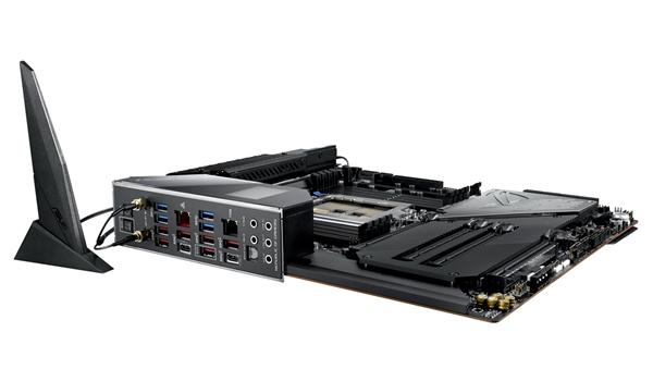 ROG真板皇领衔：32核心撕裂者呼啸而来！