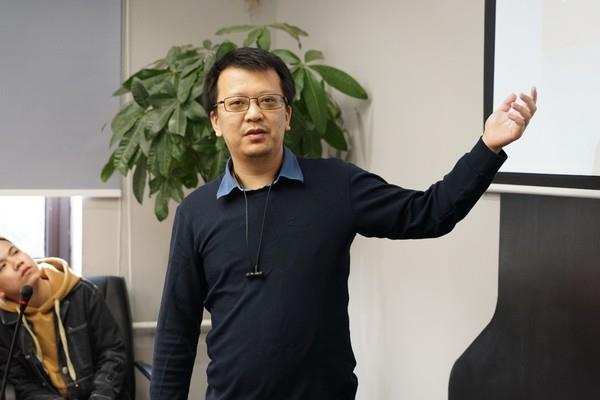 石墨烯充电宝 ：18分钟充满5000mAh！