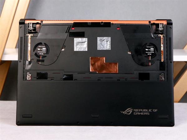 不愧是旗舰！Plus游戏本上手：才18.7mm厚