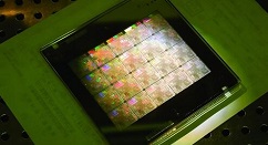 俄罗斯新架构CPU上线： 能跑Win 性能秒i7