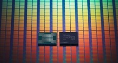 四块通过软RAID组合在一起：别致的8TB SSD