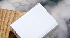 小米开卖60W三口充电器：出差一个就够了