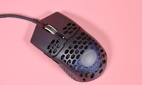 史上最轻鼠标上线：满身洞洞 颜值非常吸眼