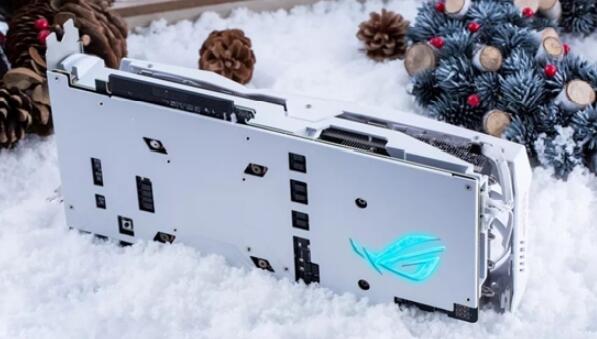 15999元！圣诞限量版颜值显卡 只卖1000块