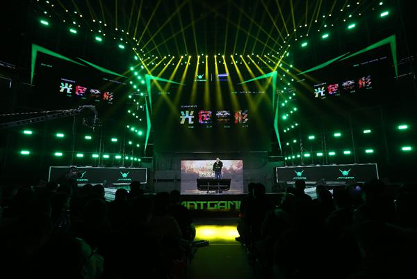 电竞比赛为何不能用曲面屏？答案来啦