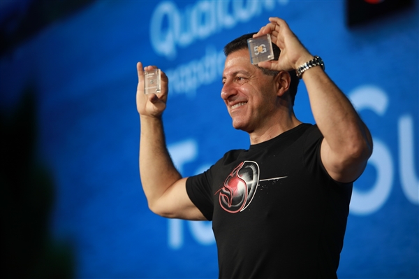 小米10官宣：全球首批搭载高通骁龙865