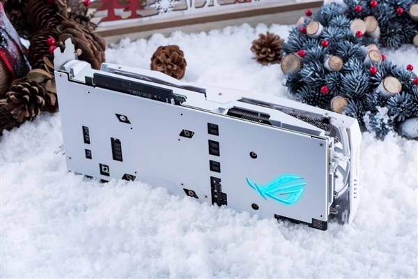 15999元！圣诞限量版颜值显卡 只卖1000块