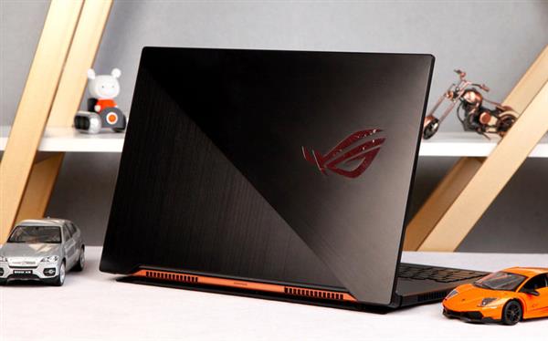 不愧是旗舰！Plus游戏本上手：才18.7mm厚