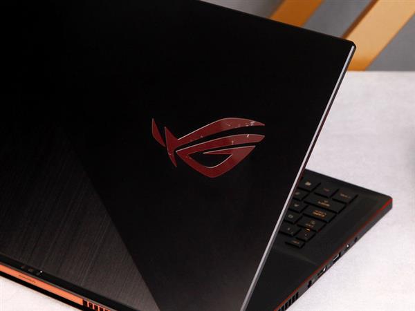 不愧是旗舰！Plus游戏本上手：才18.7mm厚