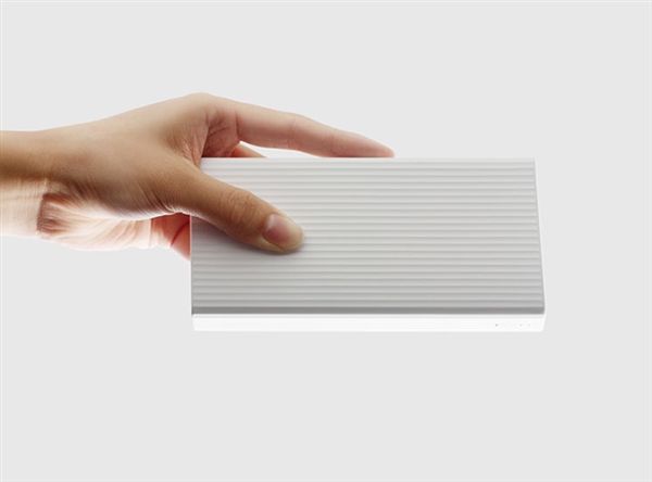 锤子新品突然上架：三口快充 赞了