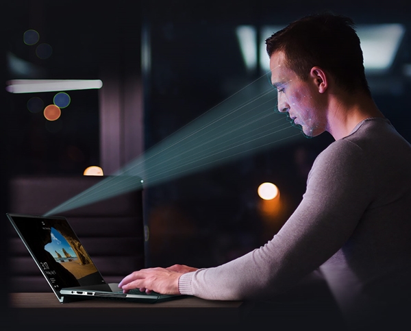 双屏还如此轻薄！颠覆笔记本上市 价格惊