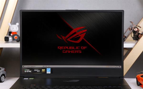 不愧是旗舰！Plus游戏本上手：才18.7mm厚